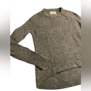 Abercrombie & Fitch Heather Gray Crew‎ Neck Sweater